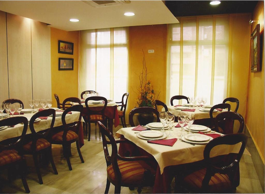 Hostal Torres San Leonardo de Yagüe 외부 사진