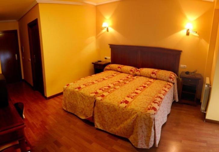 Hostal Torres San Leonardo de Yagüe 객실 사진