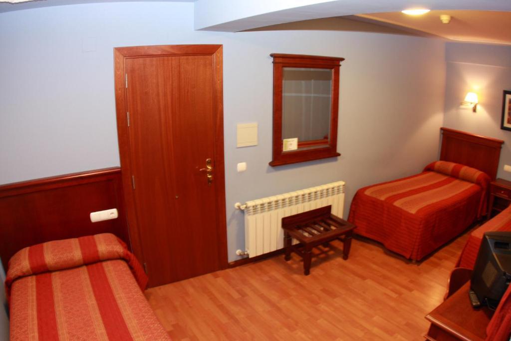 Hostal Torres San Leonardo de Yagüe 객실 사진