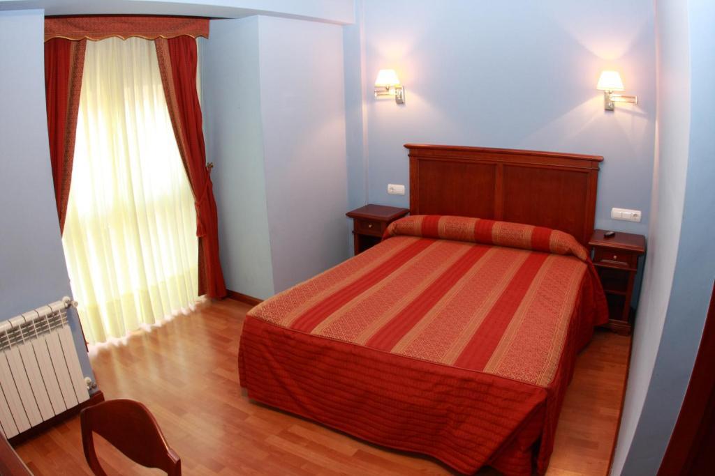 Hostal Torres San Leonardo de Yagüe 객실 사진