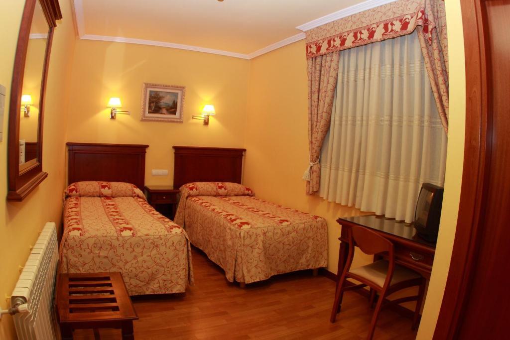 Hostal Torres San Leonardo de Yagüe 객실 사진