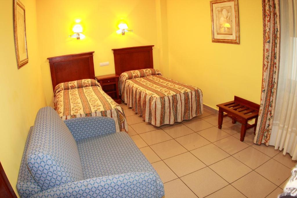 Hostal Torres San Leonardo de Yagüe 객실 사진